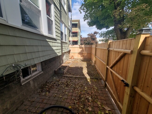 Building Photo - 44 Edgar Ave