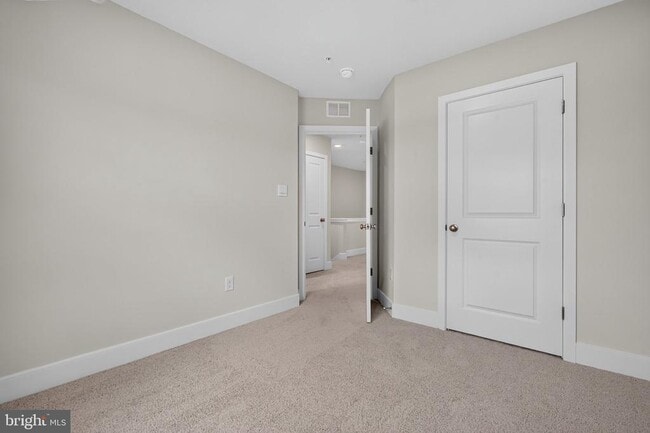 Building Photo - 10708 Meridian Hill Way