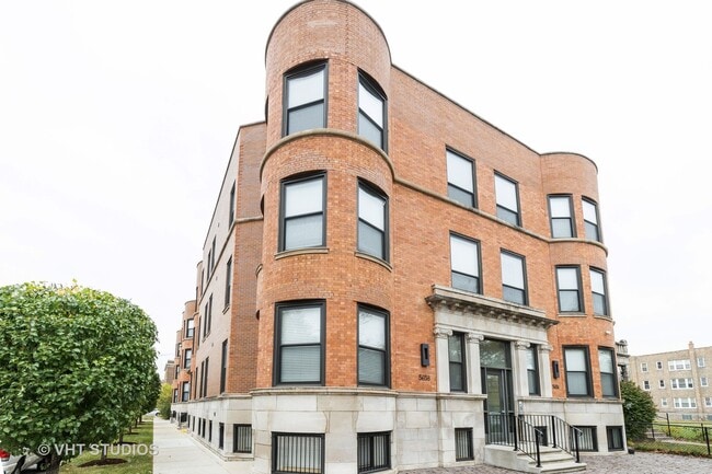 Primary Photo - 5656 S Indiana Ave