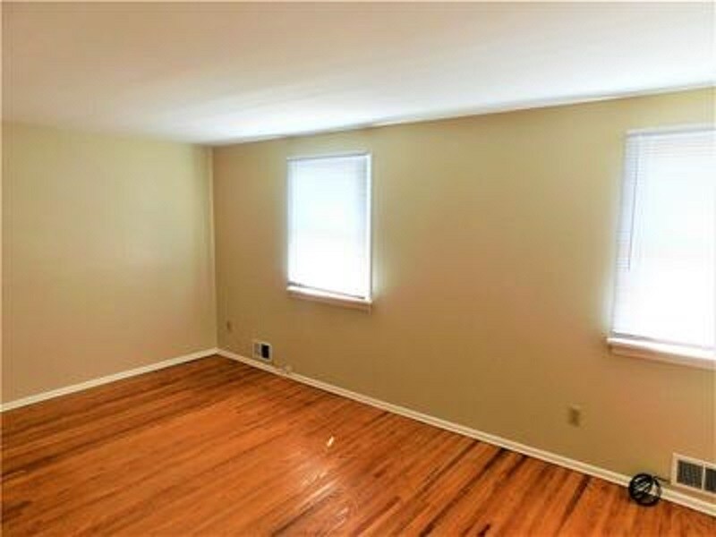 Master - 1165 Whitney Rd E