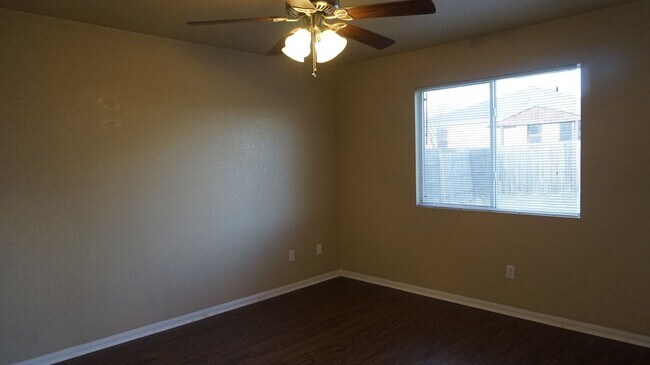 Building Photo - 2603 John Porter Dr