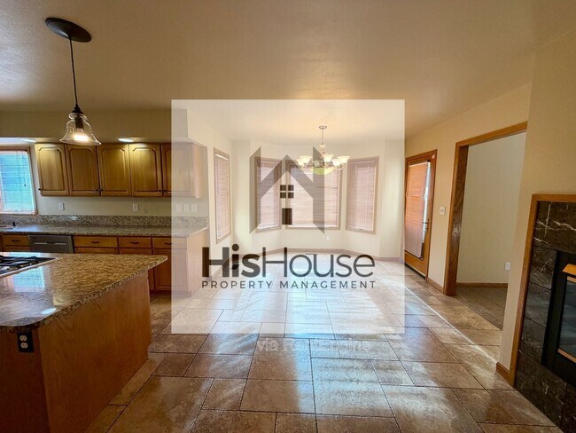 Building Photo - 2318 45th Ave