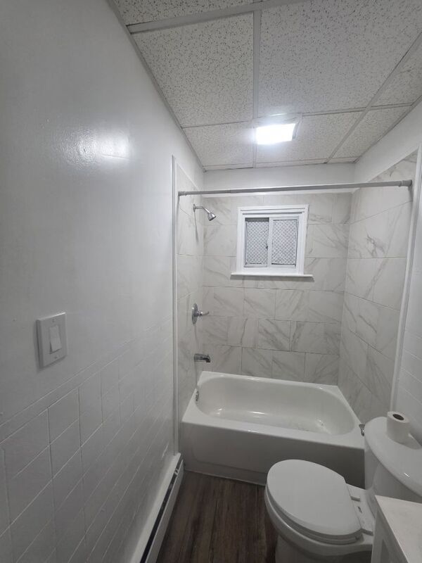 Building Photo - 532 Alder St