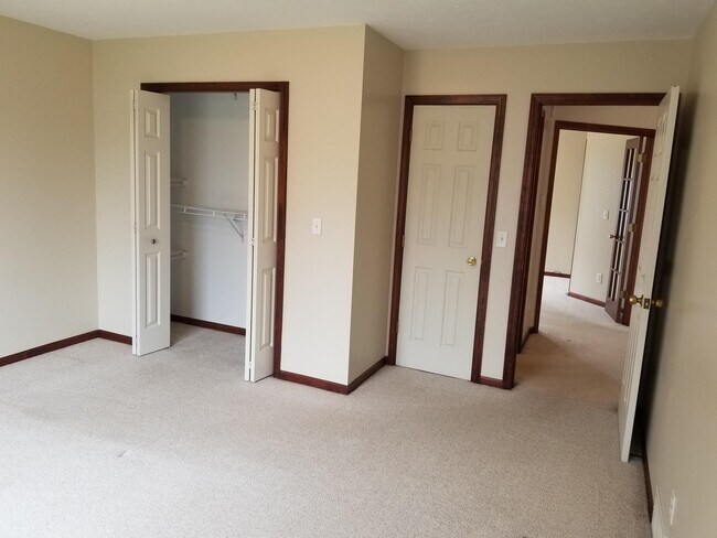 Building Photo - 1623 Lamberton Lake Dr NE