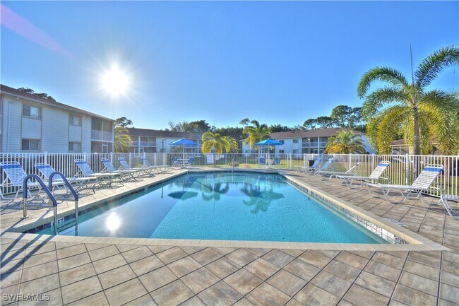 Building Photo - 2360 Naples Trace Cir