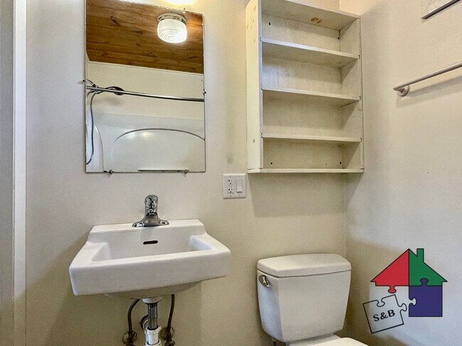 Building Photo - 68 Upper Hollow Rd