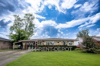 Building Photo - 3701 Sweetser Ave