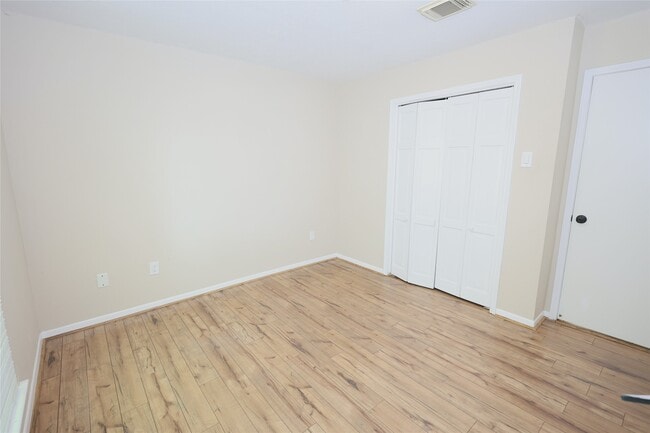 Building Photo - 9422 Claridge Dr