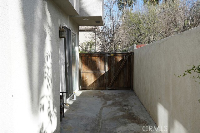 Building Photo - 7124 Farralone Ave
