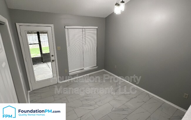 Building Photo - 7586 Iris Dr