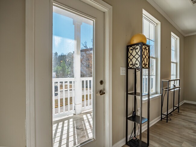 Building Photo - Rowandale