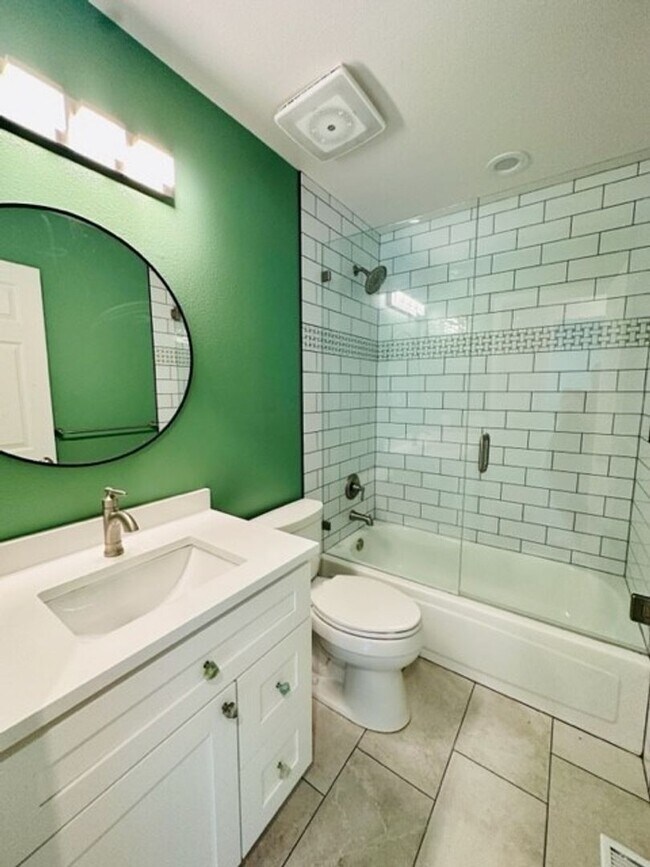 Building Photo - 3bd/2ba Duvall House