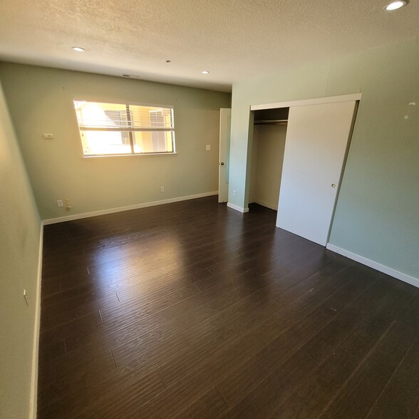 Guest Bedroom - 939 Laurel St