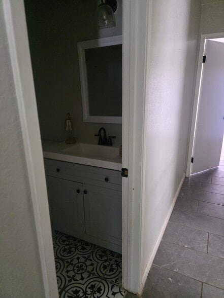 Building Photo - 13865 Julian Dr