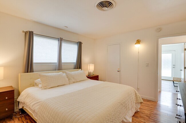Building Photo - CUTE HOME IN 89169