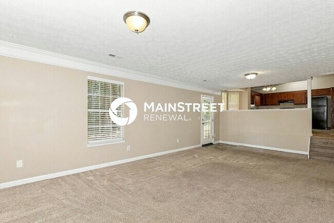 Building Photo - 3 Bedroom Pet-Friendly Home in Hampton, GA with Main Street Renewal