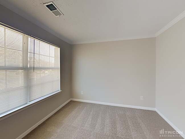 Building Photo - 6469 Snowden Dr