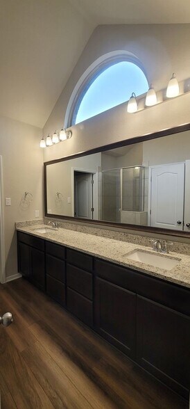 Building Photo - 3206 Trinity Dr