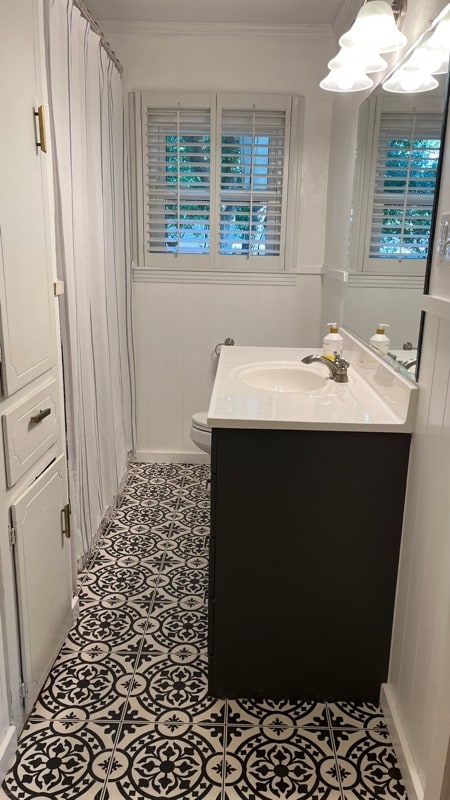 Building Photo - 1000 E Walnut St