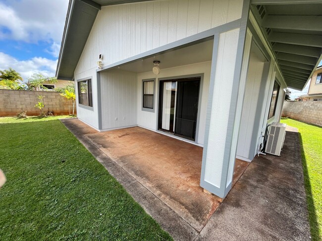 Building Photo - Mililani Town - 2 bedrooms, 1 bathroom hom...