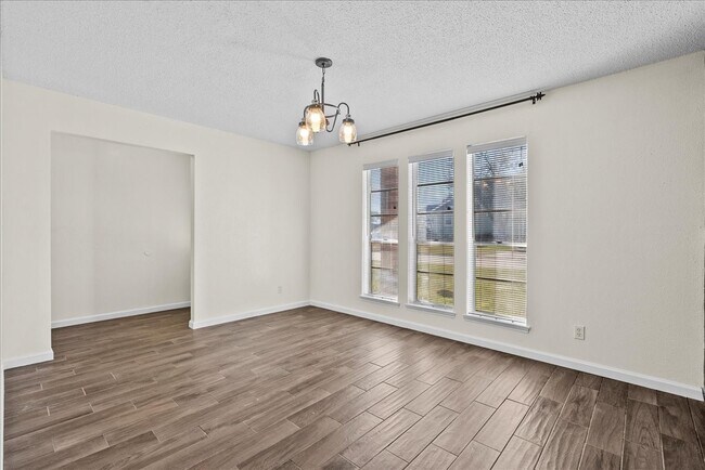 Building Photo - 3705 Misty Cove Ct