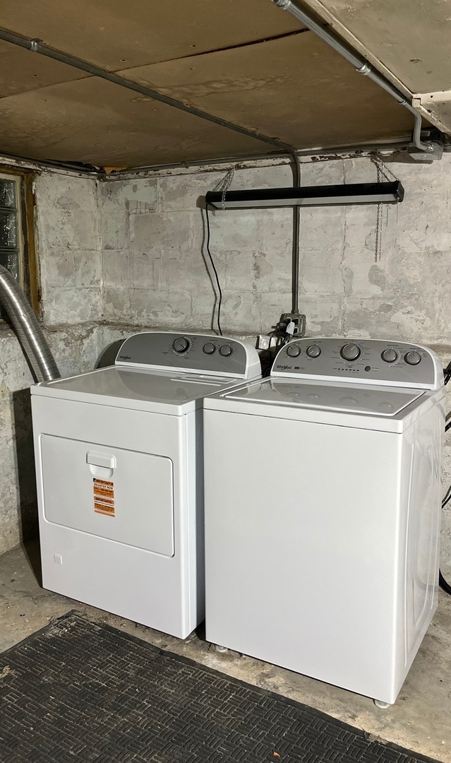 Building Photo - 1503 W Superior St