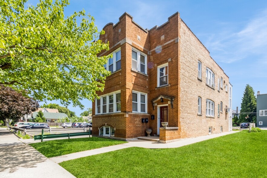 Building Photo - 210 Rockford Ave