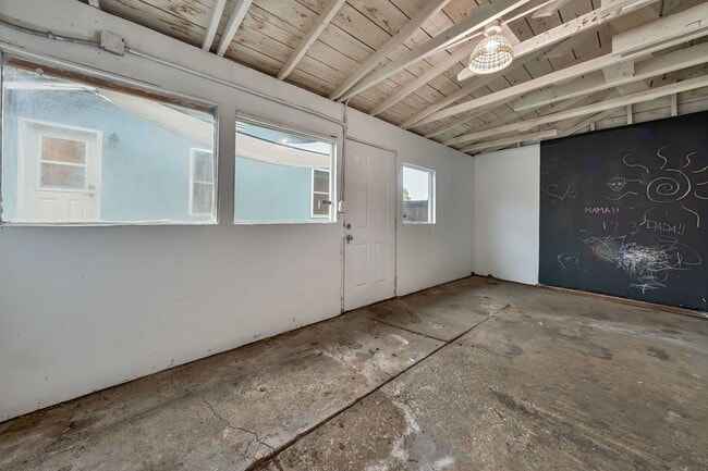 Building Photo - Charming Fully Remodeled 3-Bedroom Home wi...
