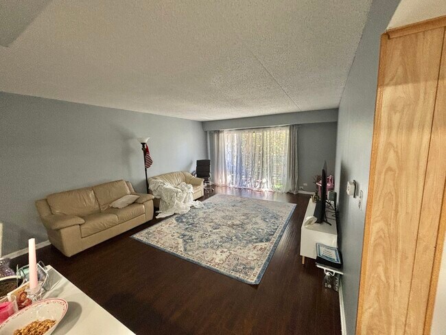 Building Photo - 450 Plum Creek Dr