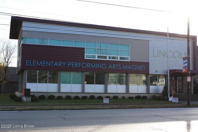 Building Photo - 902 E Jefferson St