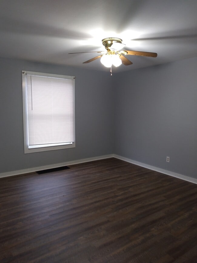 Building Photo - 16 N 11th St