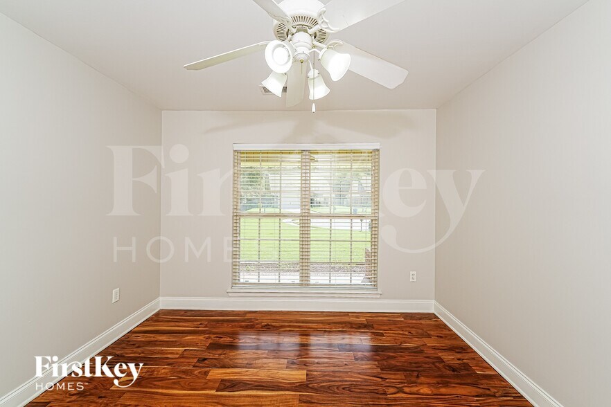 Building Photo - 417 Rockview Trail