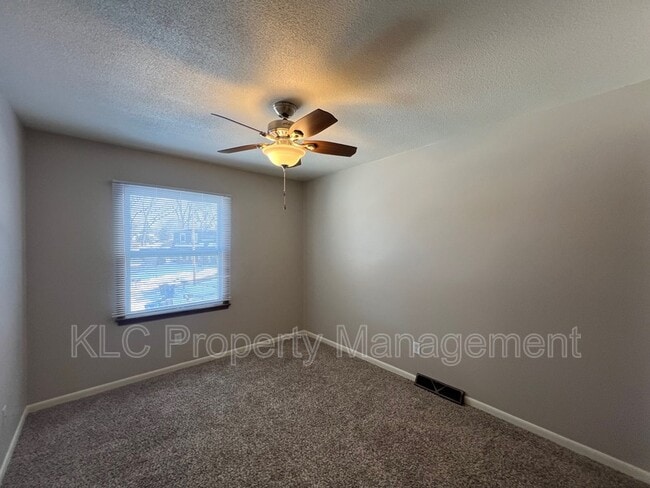 Building Photo - 6650 Holcomb Cir