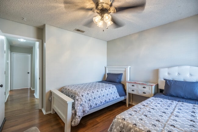 Building Photo - 5701 Quail Run St