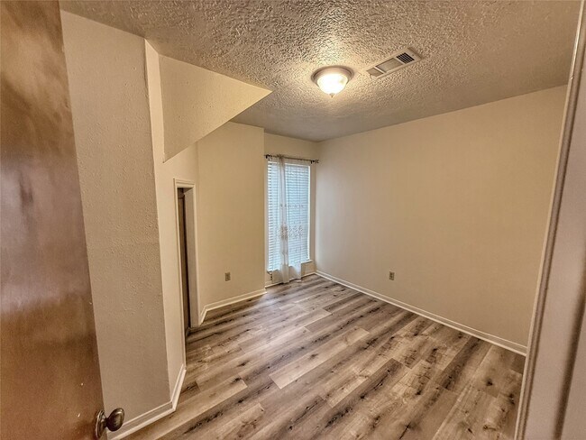 Building Photo - 13103 Holston Hills Dr