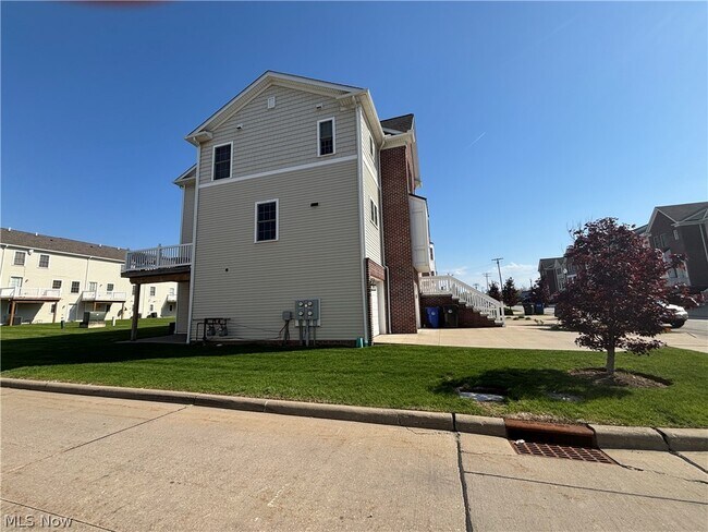 Building Photo - 1913 E 86th St