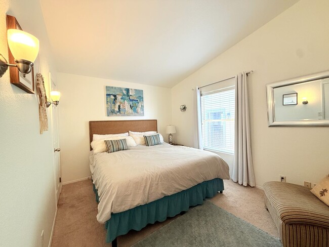 Building Photo - AVAILABLE NOW! 3 Bed / 2 Bath Condo in 55+...