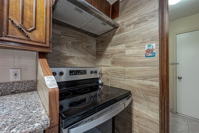 Building Photo - 9318 Benning Dr