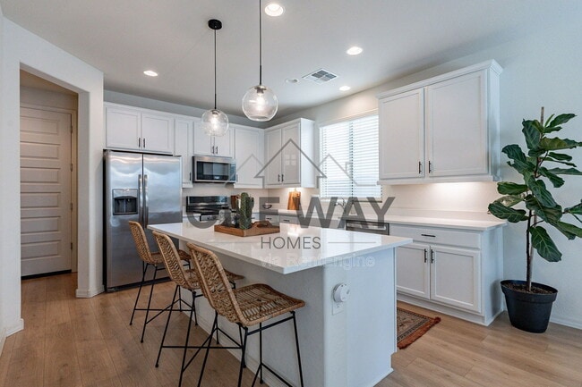 Building Photo - 5411 S Canyon Rim