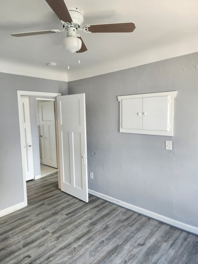 Building Photo - 4288 W Jefferson Ave