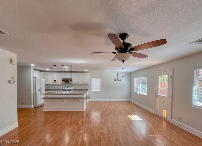 Building Photo - 259 Dogleg Dr
