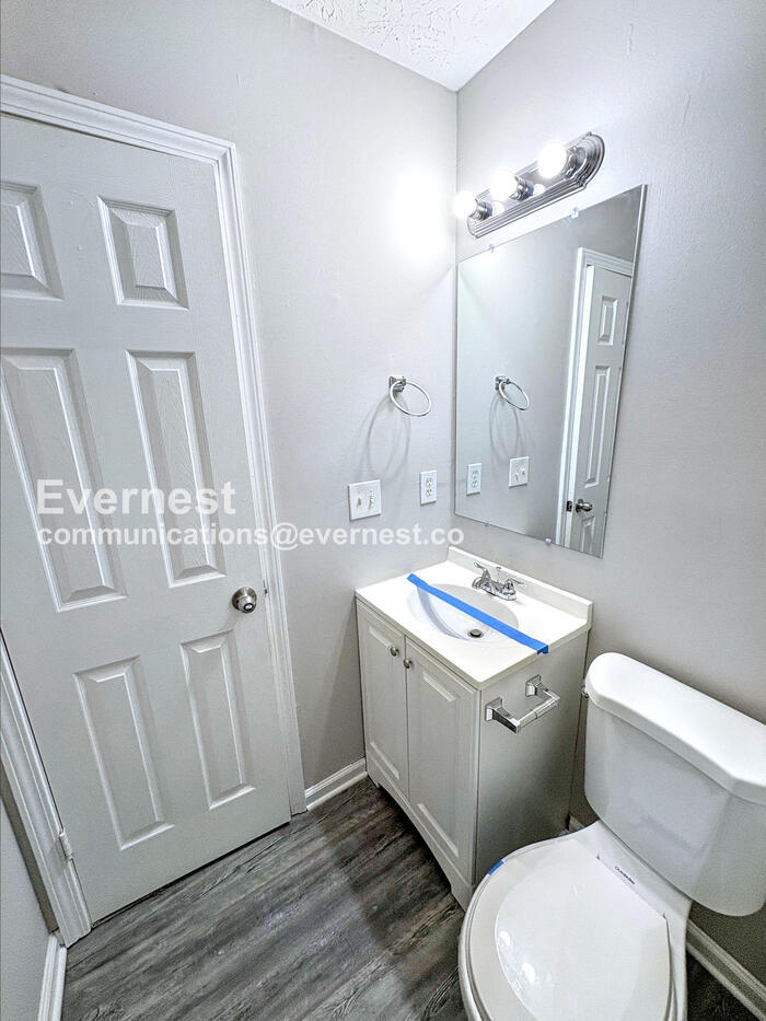 Building Photo - 9251 Clb Vw Trce