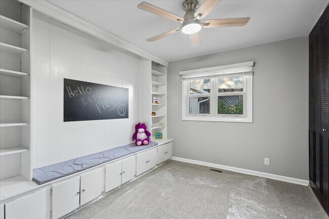 Building Photo - 809 Oakton Ave