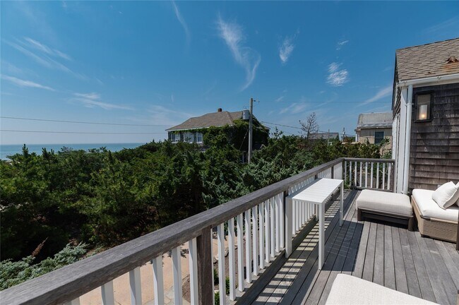 Building Photo - 1005 Surf View Walk