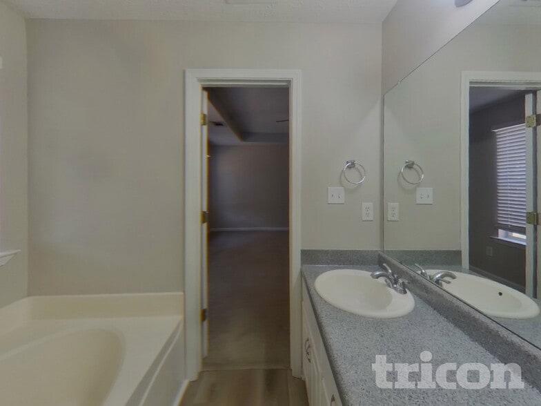 Building Photo - 104 Kimbell Farm Dr