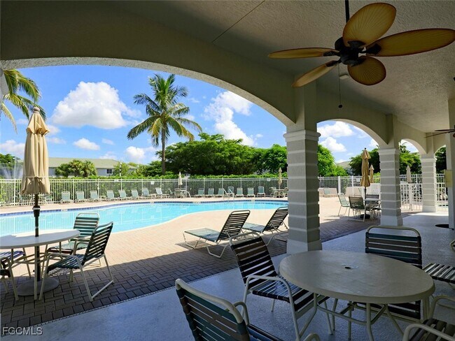 Building Photo - 10066 Poppy Hill Dr