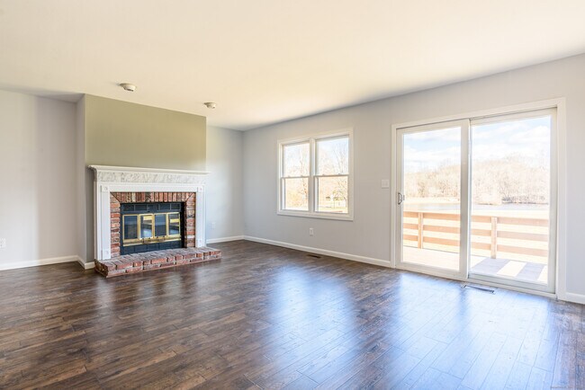 Building Photo - 84 Stillmeadow Cir