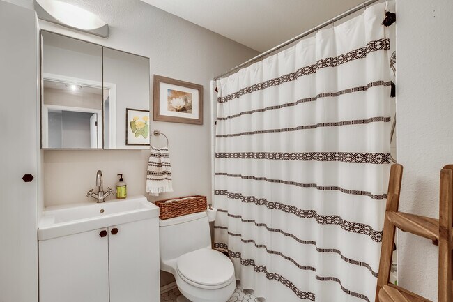 Building Photo - 5615 Steven Creek Way