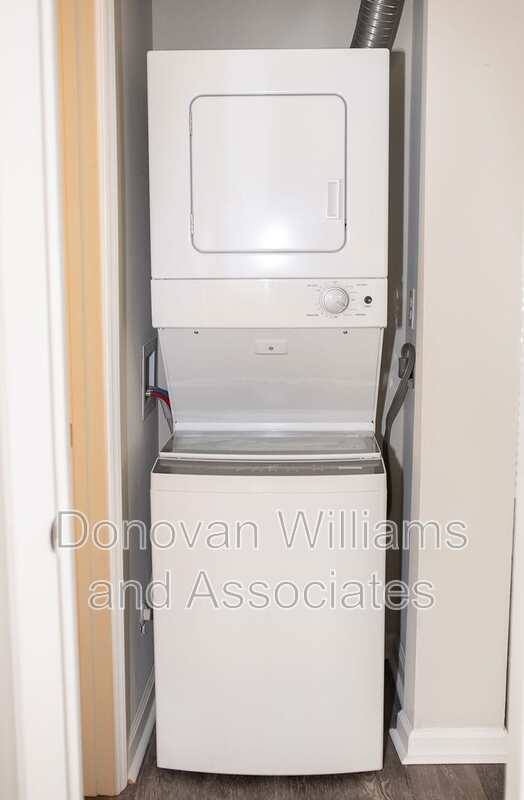 Building Photo - 2219 Kilborne Dr