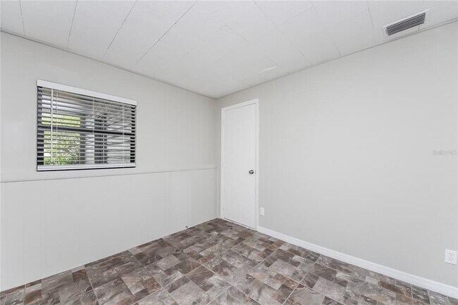 Building Photo - 2843 Riddle Dr